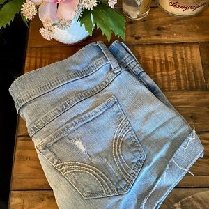 HOLLISTER JEAN SHORTS